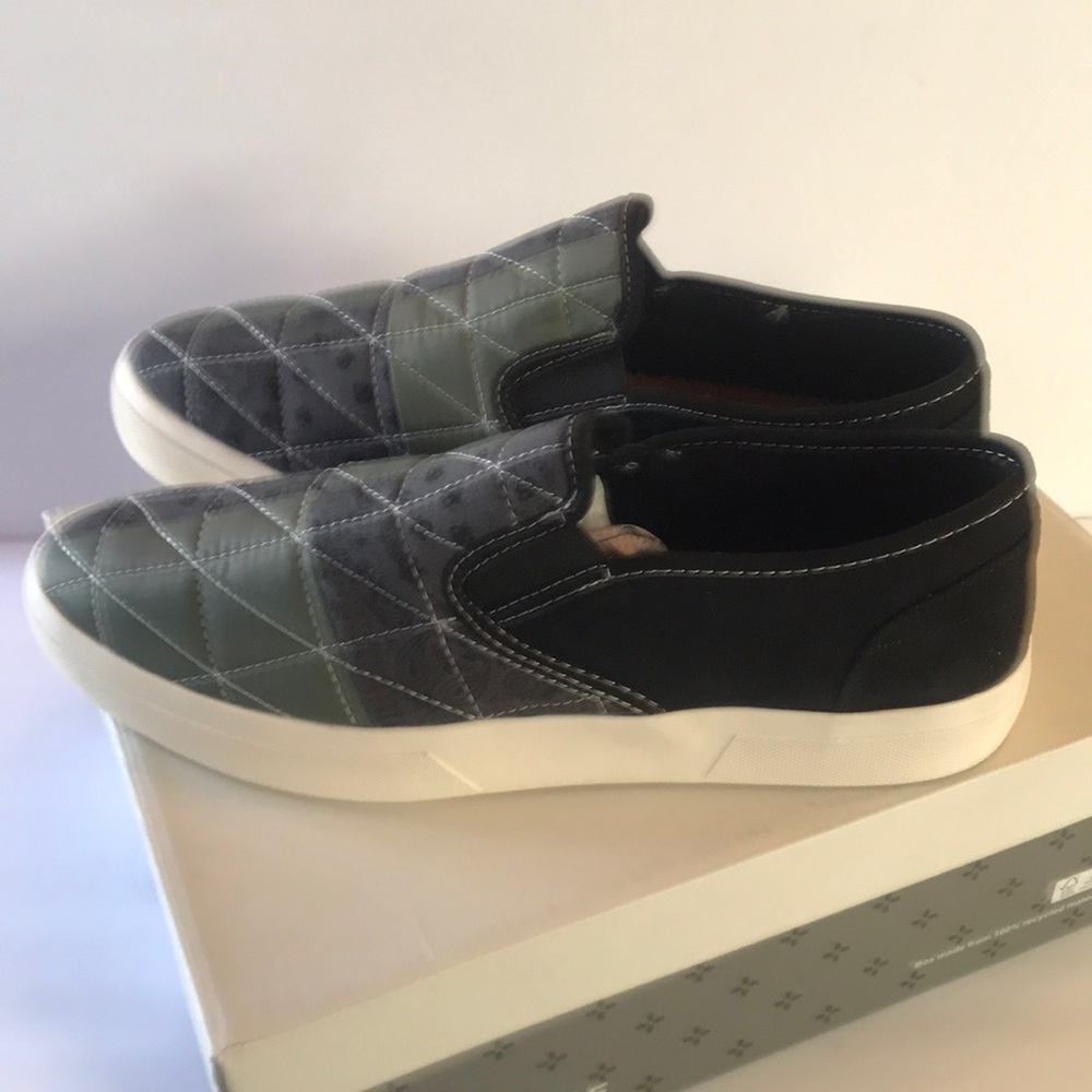 Men's Quilted Slip-On Shoes -  Size 12M